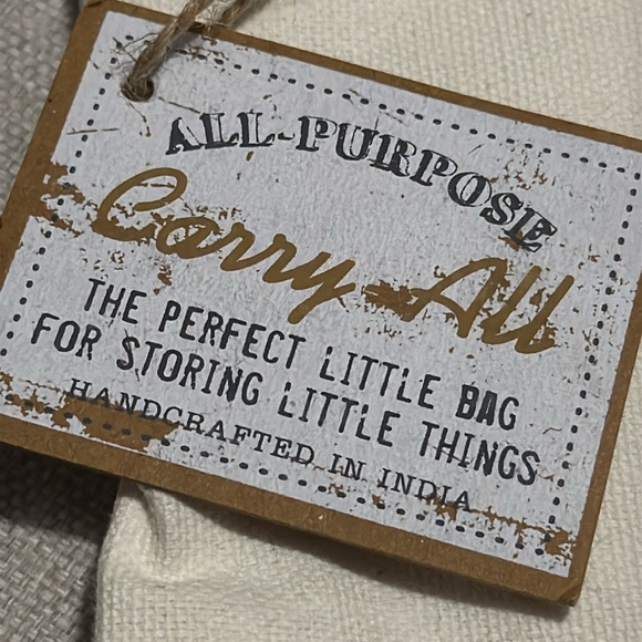 NWT Free With $25 Purchase-Canvas Zip Top Carry All bag - Picture 3 of 13